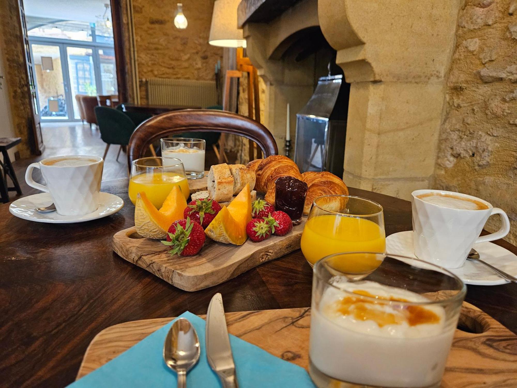 Belvès Planches Et Plonk B&B 외부 사진